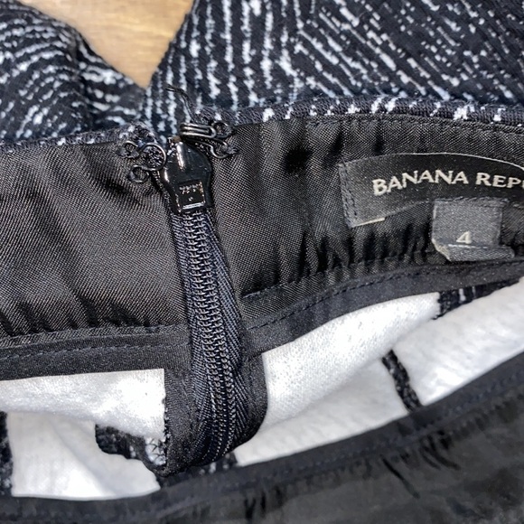 Banana Republic black flare skirt size 4 - Picture 5 of 7